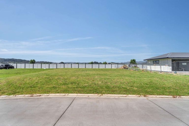 Photo of property in 8 Norma Way, Whitianga, 3510