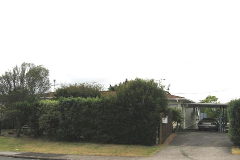 Photo of property in 1/1 Kahika Road, Birkdale, Auckland, 0626