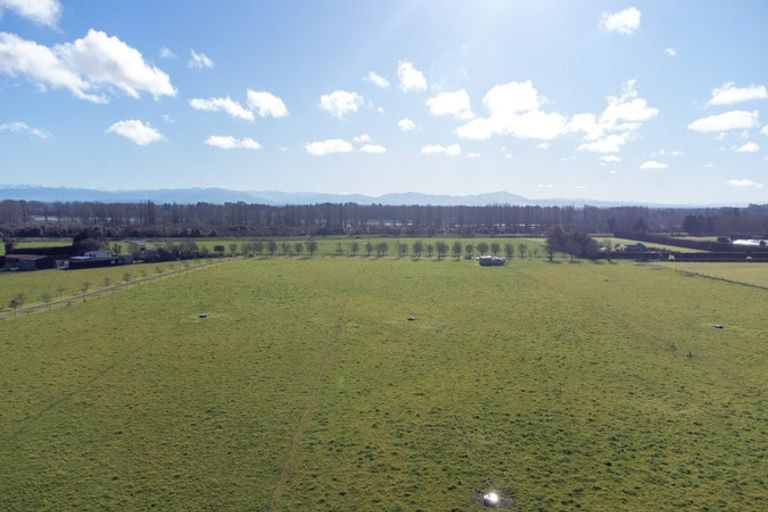 Photo of property in 585 Coutts Island Road, Coutts Island, Christchurch, 7670