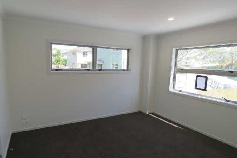 Photo of property in 50u4 Banbury Crescent, Fairfield, Hamilton, 3214