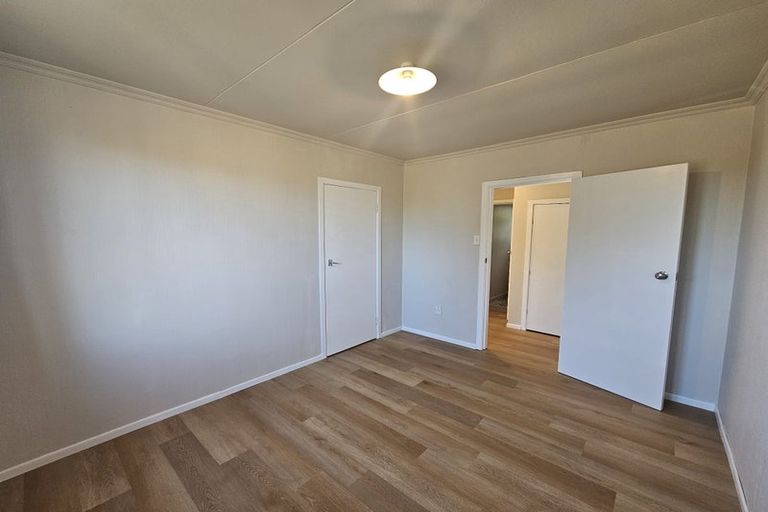 Photo of property in 5 Karewa Street, Castlecliff, Whanganui, 4501
