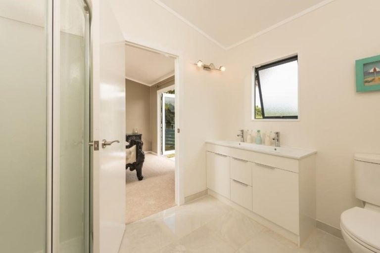 Photo of property in 383r Kaitemako Road, Welcome Bay, Tauranga, 3175