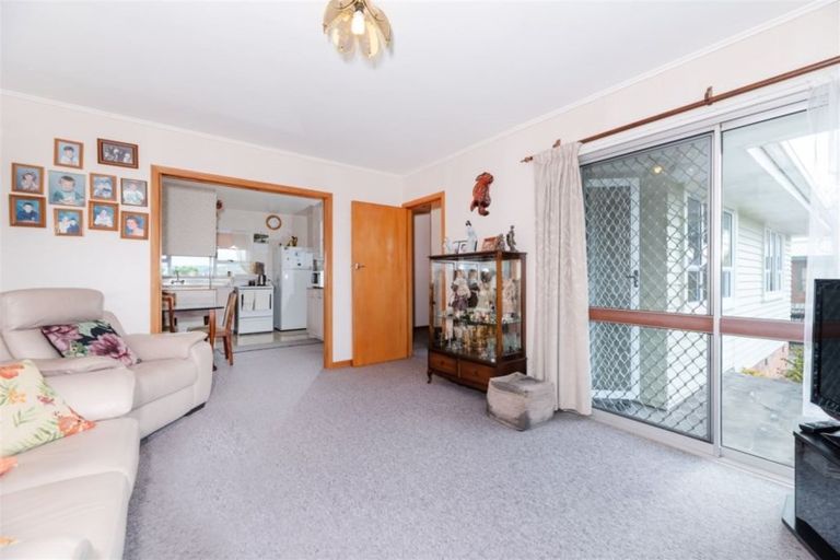 Photo of property in 676 Te Atatu Road, Te Atatu Peninsula, Auckland, 0610