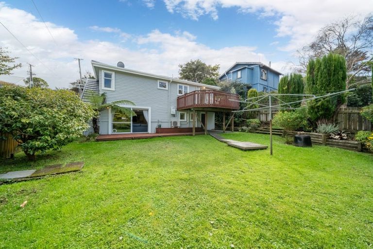 Photo of property in 4 Coates Street, Tawa, Wellington, 5028
