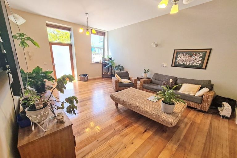 Photo of property in 1/30 Hanson Street, Mount Cook, Wellington, 6021