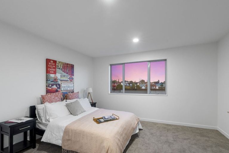 Photo of property in 57b Edmonton Road, Henderson, Auckland, 0612