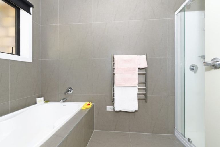 Photo of property in 9 Northvale Place, Pukekohe, 2120