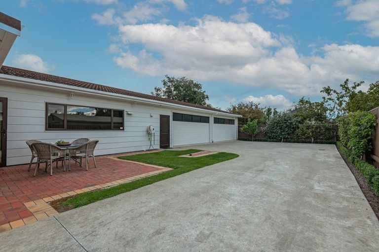Photo of property in 18 Brightwater Terrace, Terrace End, Palmerston North, 4410