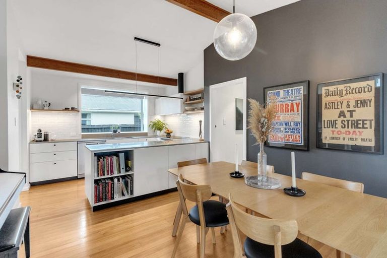 Photo of property in 33 Kent Lodge Avenue, Avonhead, Christchurch, 8042