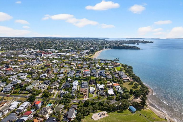 Photo of property in 2/50 Masterton Road, Rothesay Bay, Auckland, 0630
