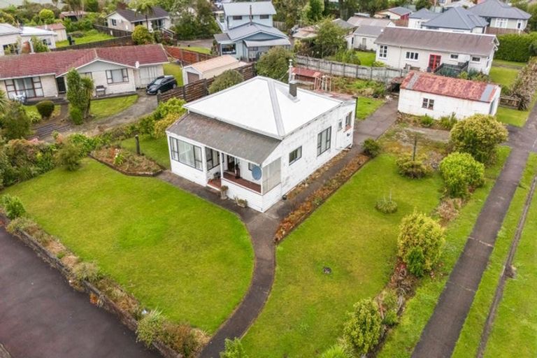 Photo of property in 38 Brougham Street, Westport, 7825