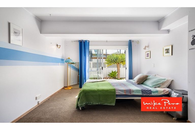 Photo of property in 258 Shaw Road, Titirangi, Auckland, 0604