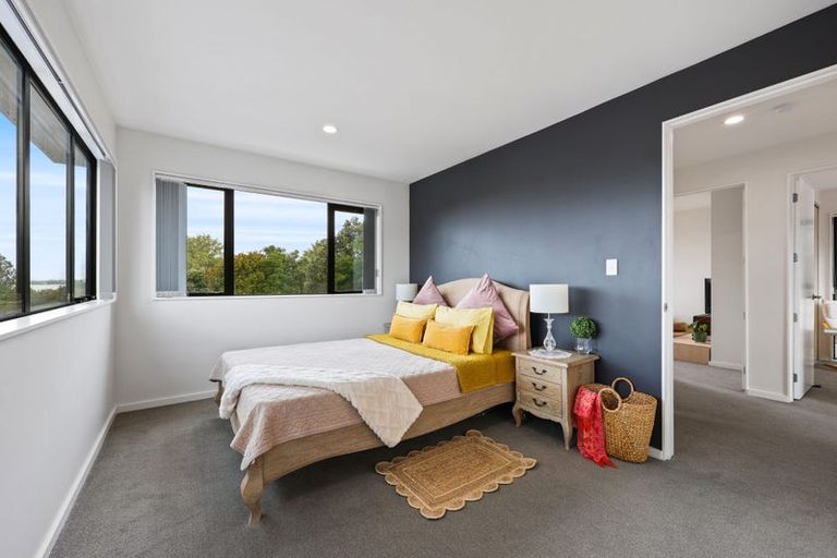 Photo of property in 9e Glenfern Road, Mellons Bay, Auckland, 2014