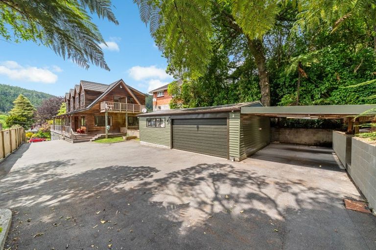 Photo of property in 16 Jocelyn Crescent, Pinehaven, Upper Hutt, 5019