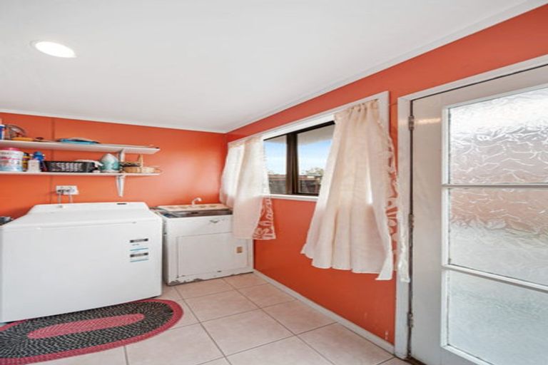 Photo of property in 40 Mckinstry Avenue, Mangere East, Auckland, 2024