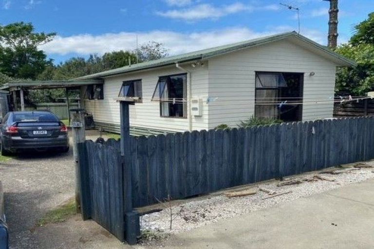 Photo of property in 8a Nicholas Avenue, Whitianga, 3510
