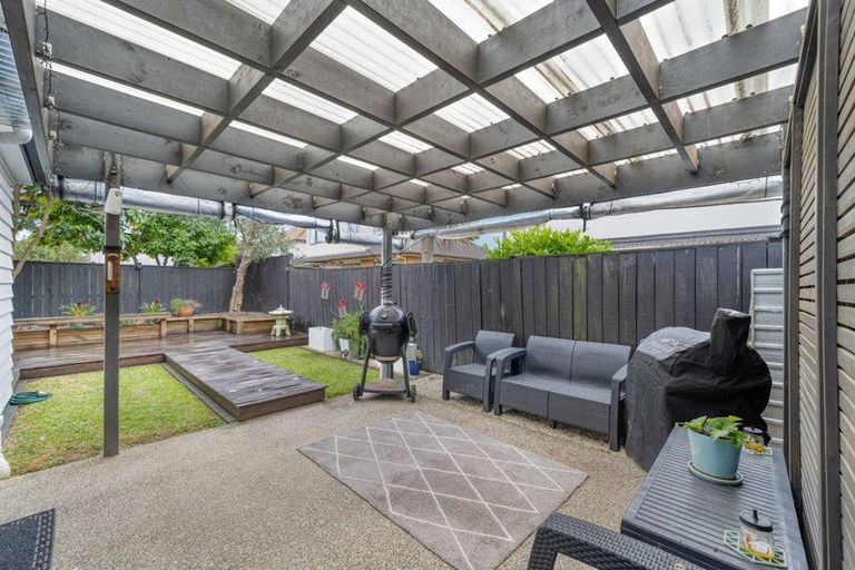 Photo of property in 5 Carousel Crescent, East Tamaki Heights, Auckland, 2016