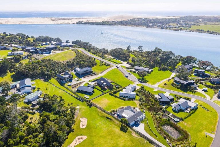 Photo of property in 135 Estuary Drive, Mangawhai Heads, Mangawhai, 0505