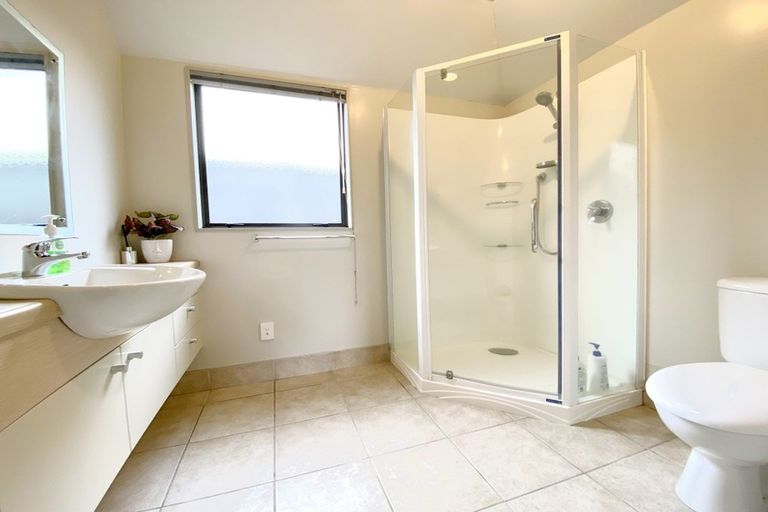 Photo of property in 12 Kalmore Place, Flat Bush, Auckland, 2016