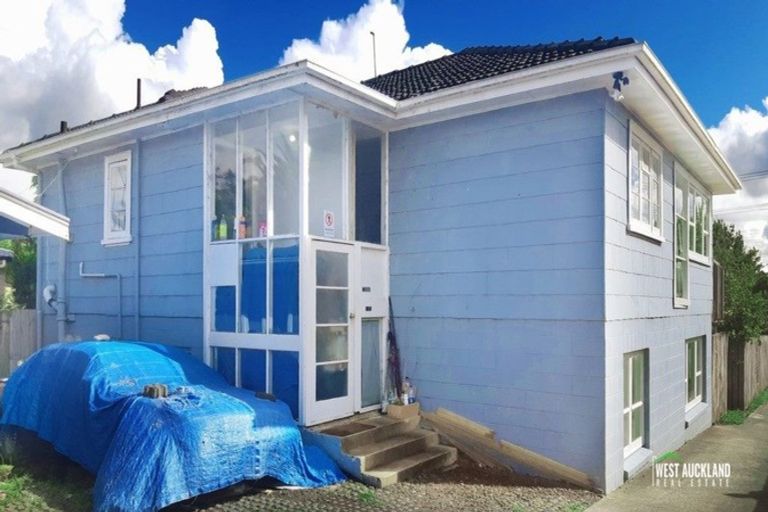 Photo of property in 170 Henderson Valley Road, Henderson, Auckland, 0612