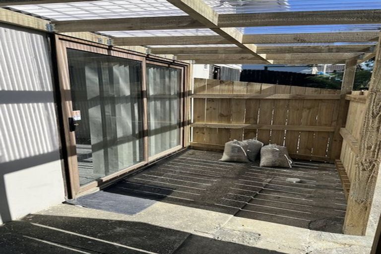 Photo of property in 49a Helena Street, Massey, Auckland, 0614