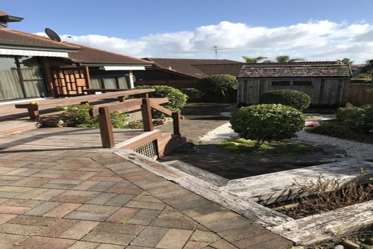 Photo of property in 56 Oliver Road, Eastern Beach, Auckland, 2012