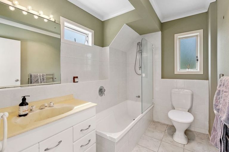 Photo of property in 2/137 Lakeside Drive, Orewa, 0931