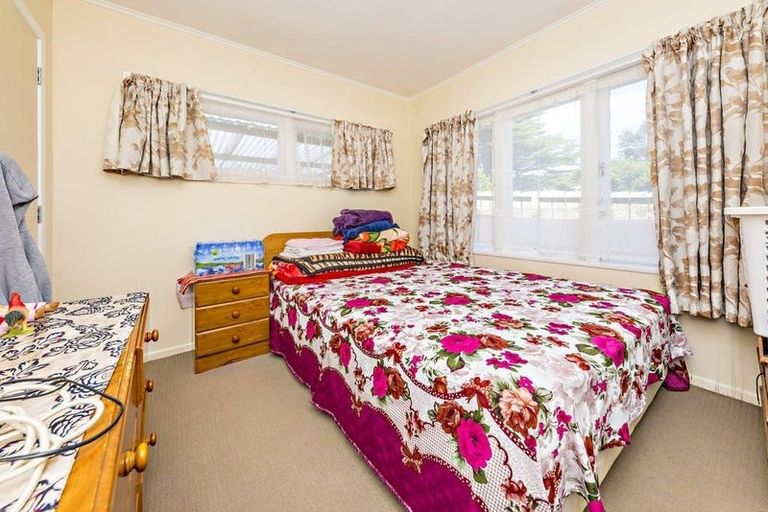 Photo of property in 1/5 Great South Road, Manurewa, Auckland, 2102