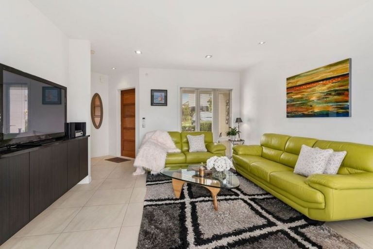 Photo of property in 140 Gills Road, Albany Heights, Auckland, 0632