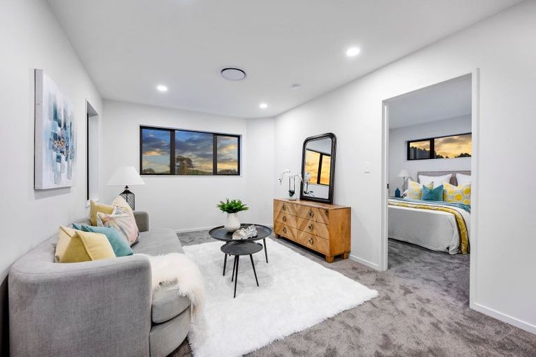 Photo of property in 32 Paparahi Place, Wainui, Silverdale, 0992