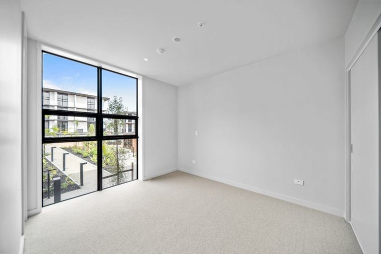 Photo of property in 102/82 Te Oneroa Way, Long Bay, 0630
