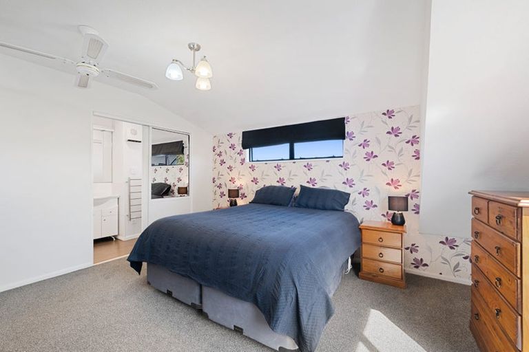 Photo of property in 11 Kedleston Drive, Avonhead, Christchurch, 8042