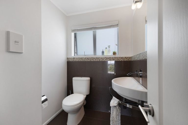 Photo of property in 1/60 Penzance Road, Mairangi Bay, Auckland, 0630