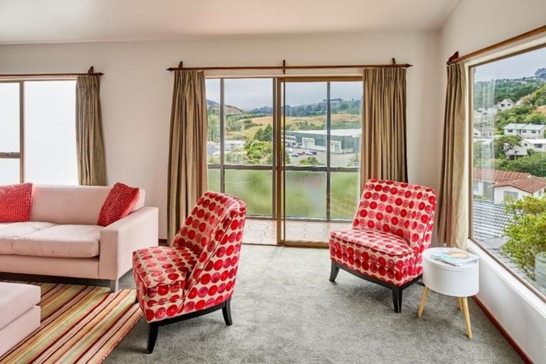 Photo of property in 18c Caesars Place, Churton Park, Wellington, 6037