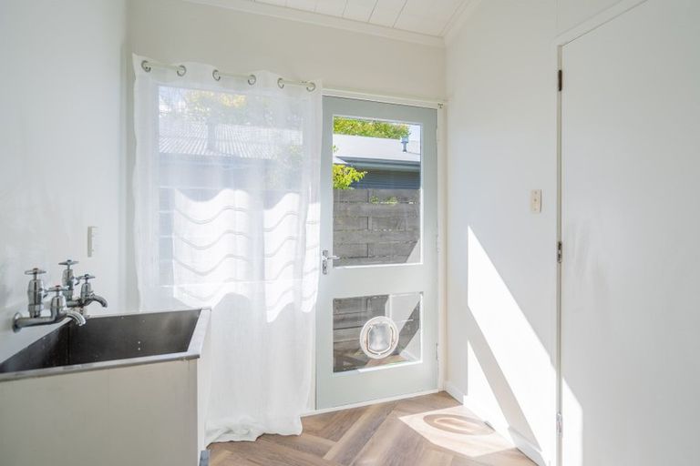 Photo of property in 62 Ngaio Road, Waikanae, 5036