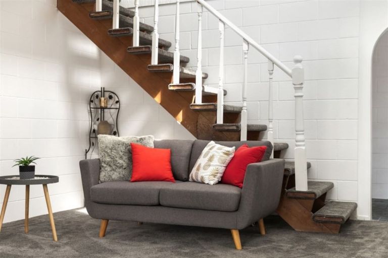 Photo of property in 8 Crompton Road, Massey, Auckland, 0614