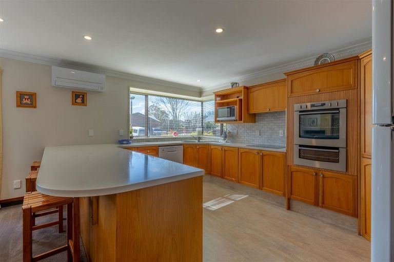 Photo of property in 29 Cricklewood Place, Avonhead, Christchurch, 8042