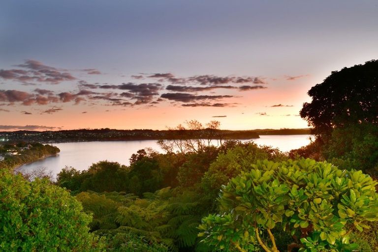 Photo of property in 1124 Whangaparaoa Road, Tindalls Beach, Whangaparaoa, 0930