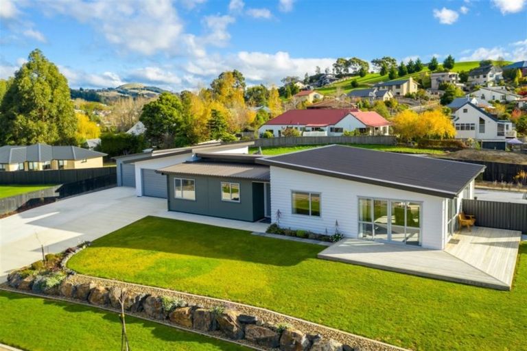 Photo of property in 44 Heathfield Drive, Mosgiel, 9024