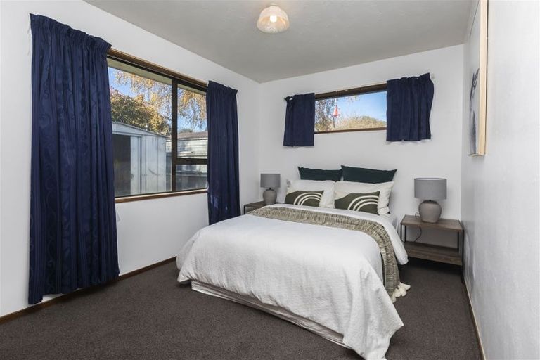 Photo of property in 11 Oakley Crescent, Hornby, Christchurch, 8042