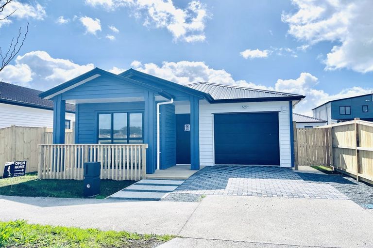 Photo of property in 25 Huringa Road, Karaka, 2113