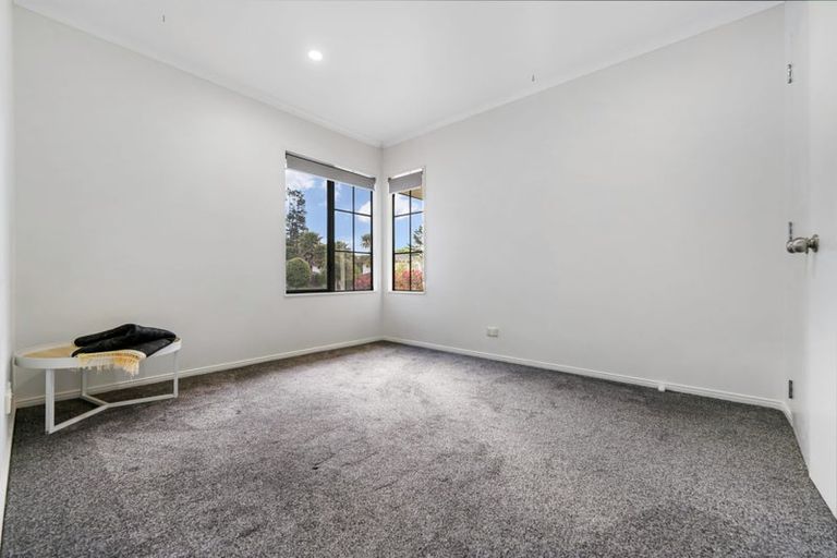 Photo of property in 82 Hillwell Drive, Henderson, Auckland, 0612