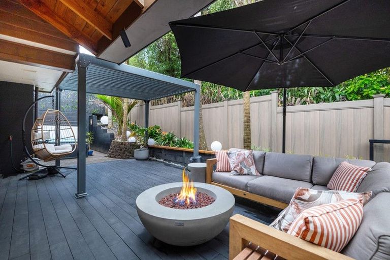 Photo of property in 24a Seaview Avenue, Northcote, Auckland, 0627