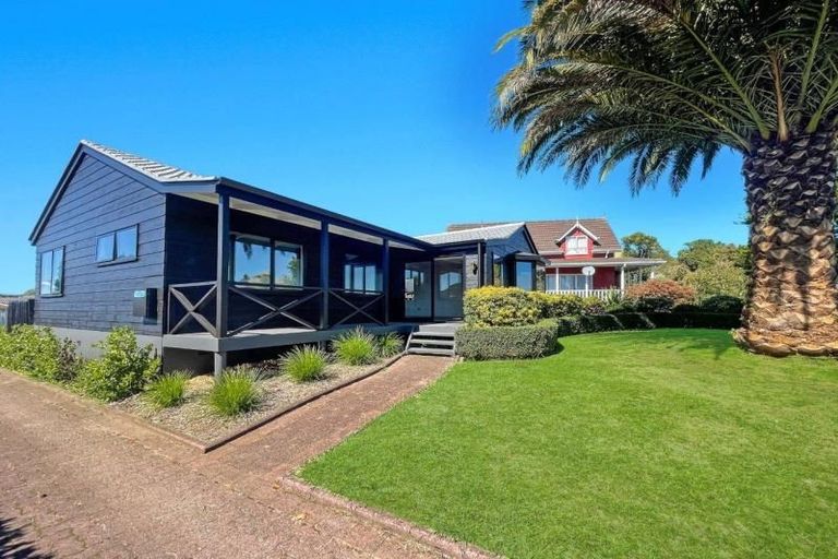 Photo of property in 51 Poaka Avenue, Dinsdale, Hamilton, 3204