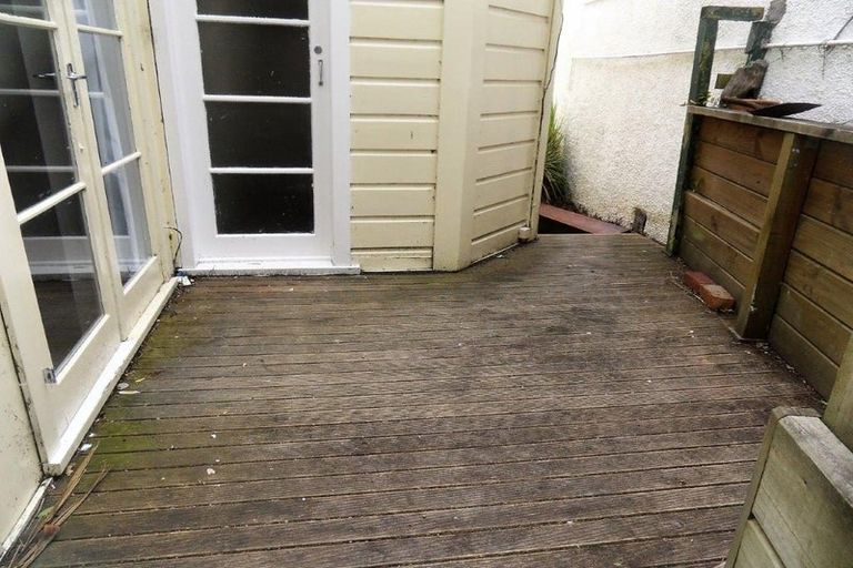 Photo of property in 56 Mortimer Terrace, Brooklyn, Wellington, 6021