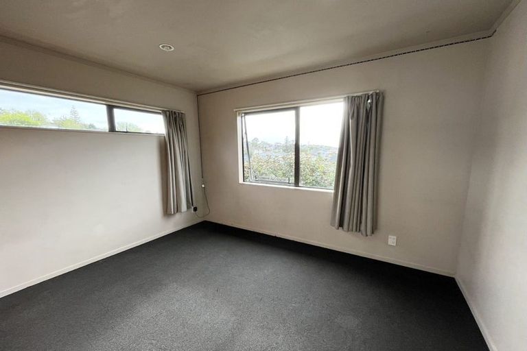 Photo of property in 20 Trias Road, Totara Vale, Auckland, 0629