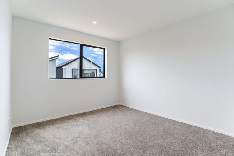 Photo of property in 61 Horokaka Street, Massey, Auckland, 0614