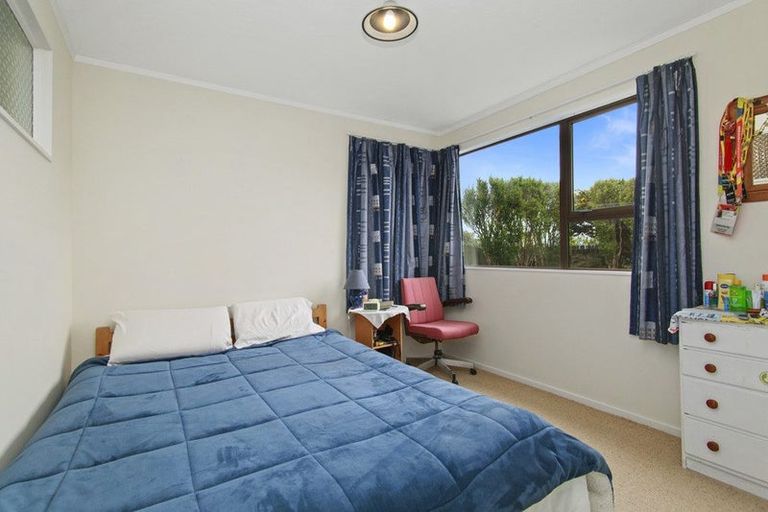 Photo of property in 78 Victory Crescent, Tawa, Wellington, 5028
