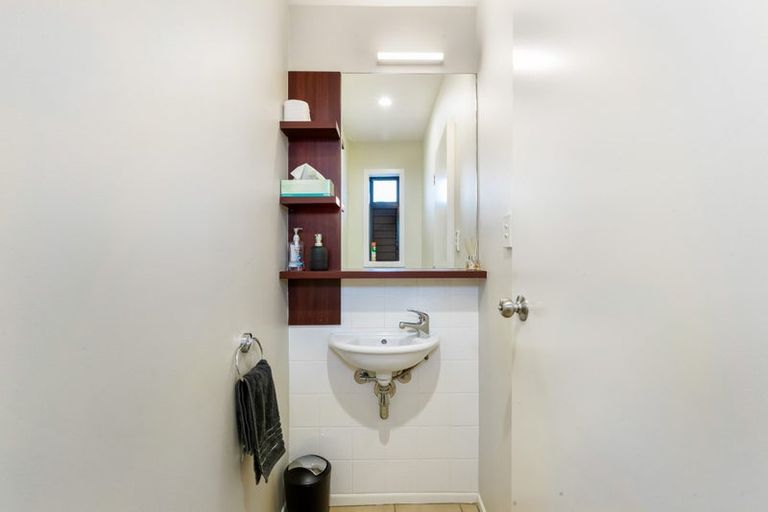 Photo of property in 3/21 Armoy Drive, East Tamaki, Auckland, 2016