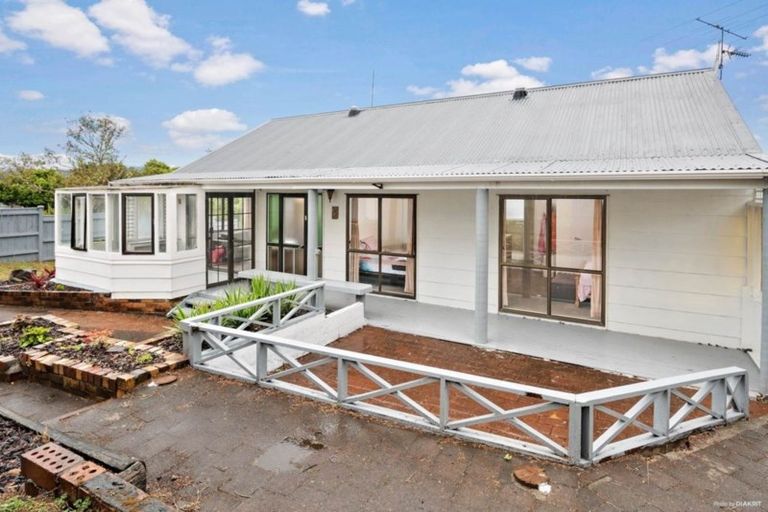 Photo of property in 11 Hiwihau Place, Glenfield, Auckland, 0629